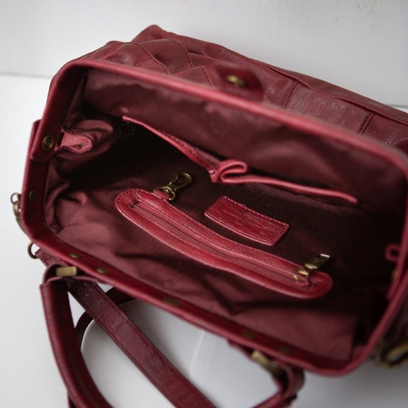 Jessica Simpson Purse with Ruffles! - Picture 9 of 10